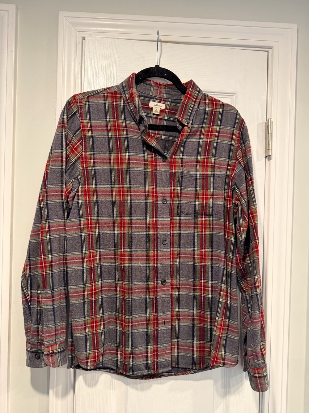 L.L.Bean Size S Gray Red Scotch Plaid Cotton Flannel Classic Button Down Shirt